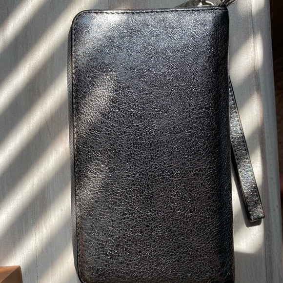 Michael Kors Wallet/Wristlet - Picture 3 of 3